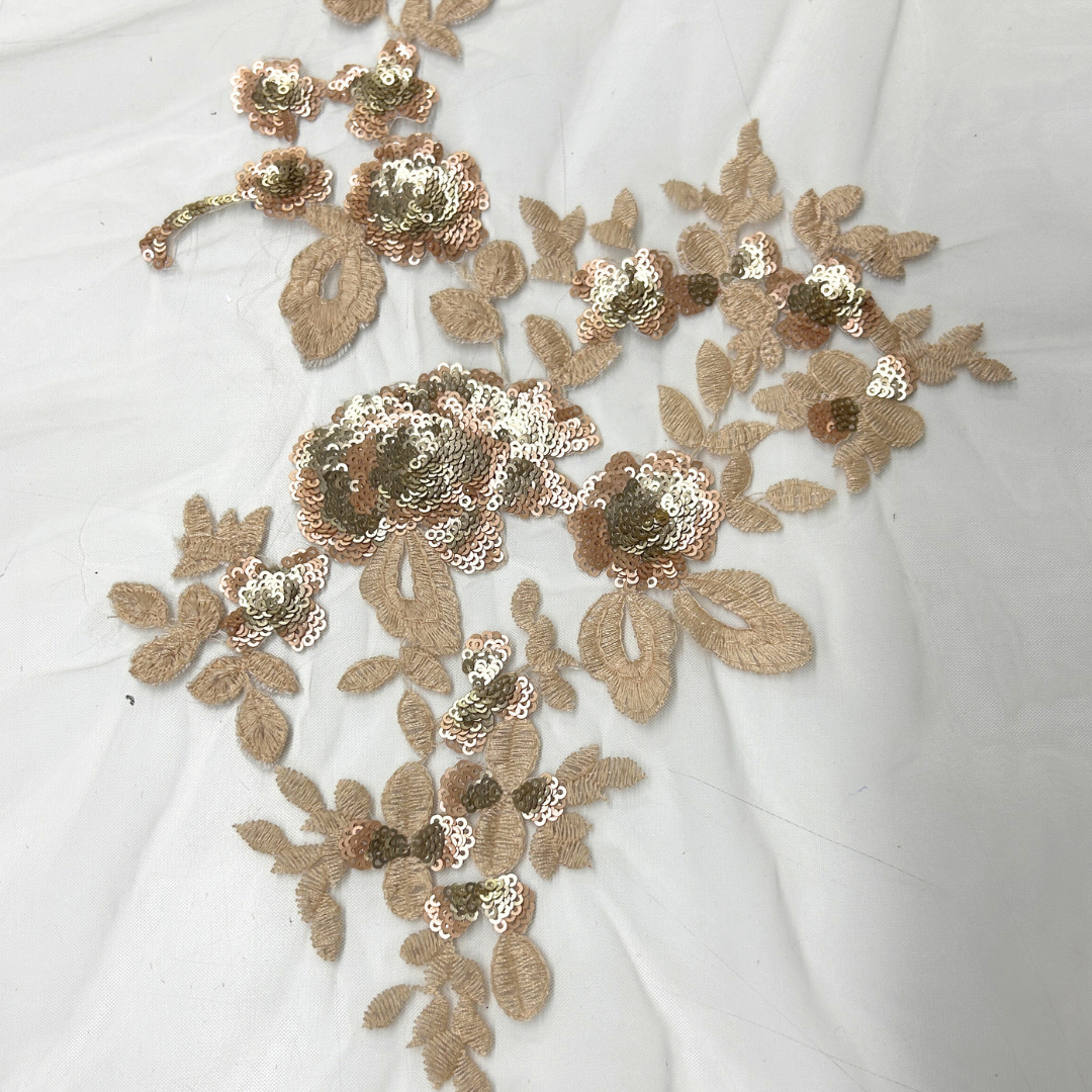 TUL BORDADO CON FLORES BICOLOR LENTEJUELA
