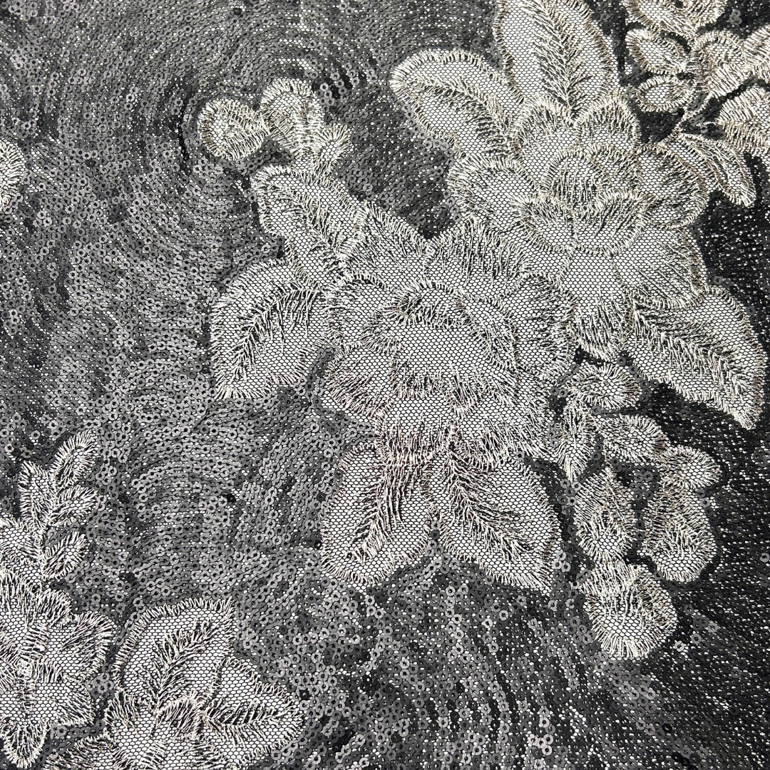 TUL BORDADO CON FLORES Y LENTEJUELA