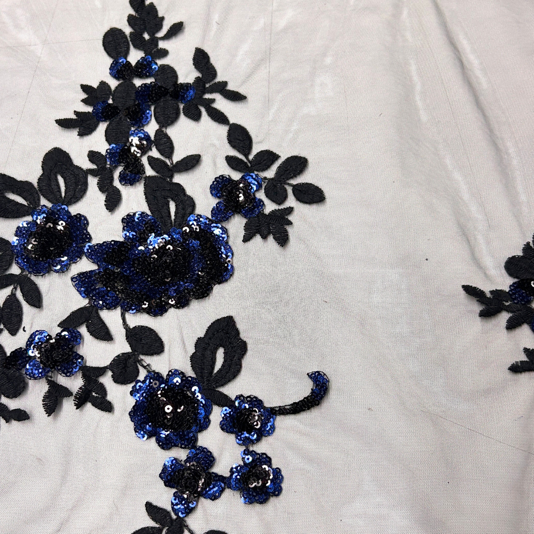 TUL BORDADO CON FLORES BICOLOR LENTEJUELA