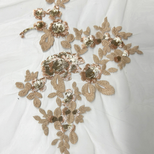 TUL BORDADO CON FLORES BICOLOR LENTEJUELA