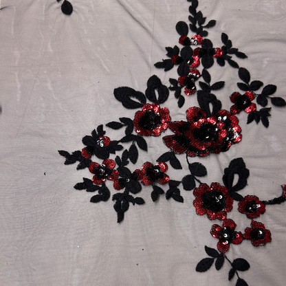 TUL BORDADO CON FLORES BICOLOR LENTEJUELA